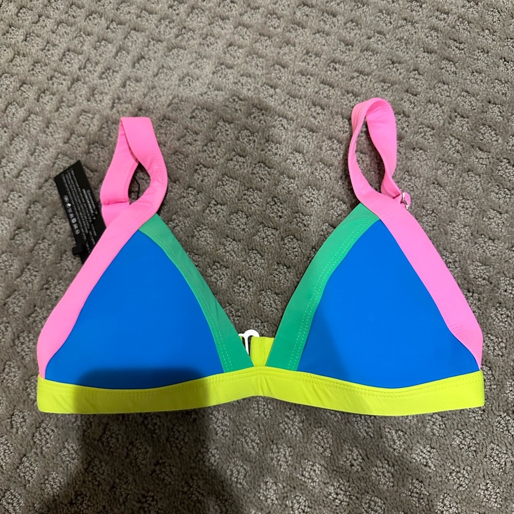 ONEONE Swimwear Bikini Top / NWT / Perfect condition